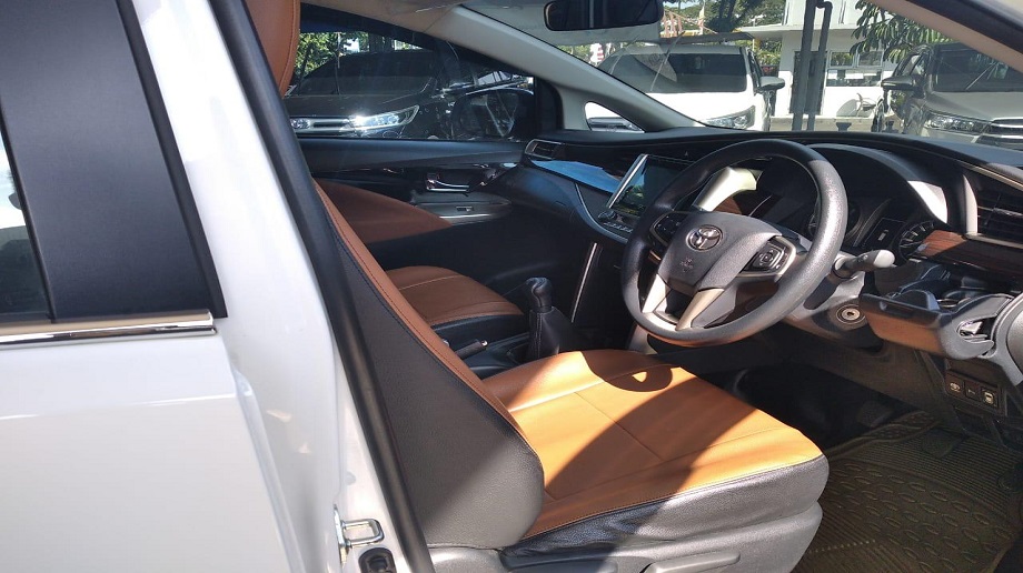 TOYOTA INNOVA 2.4 V MT 2019
